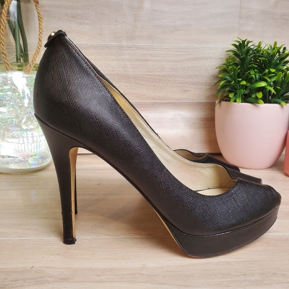 Michael Kors Heels Womens Size 6.5 Black Leather Pumps Open Toe  * - Picture 1 of 11